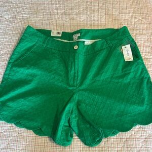 NWT Crown & Ivy “Shelby” scalloped shorts, 20w